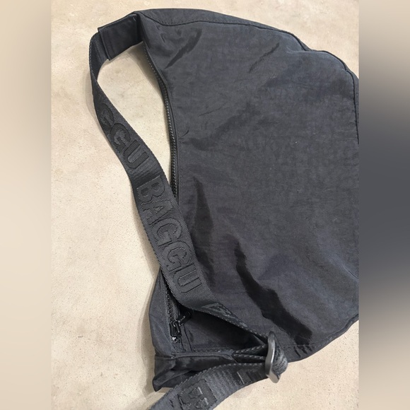 Black baggu Crossbody Bag medium - Picture 2 of 3